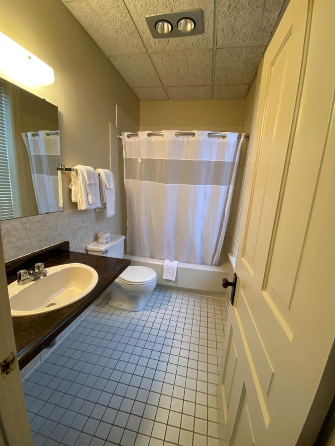 Hotel Bedford Ґодріч Екстер'єр фото