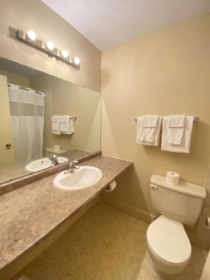 Hotel Bedford Ґодріч Екстер'єр фото